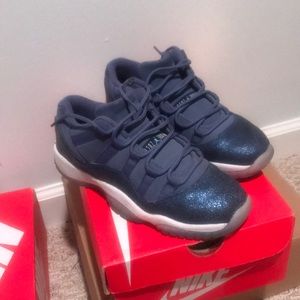 Jordan Retro 12 midnight blue